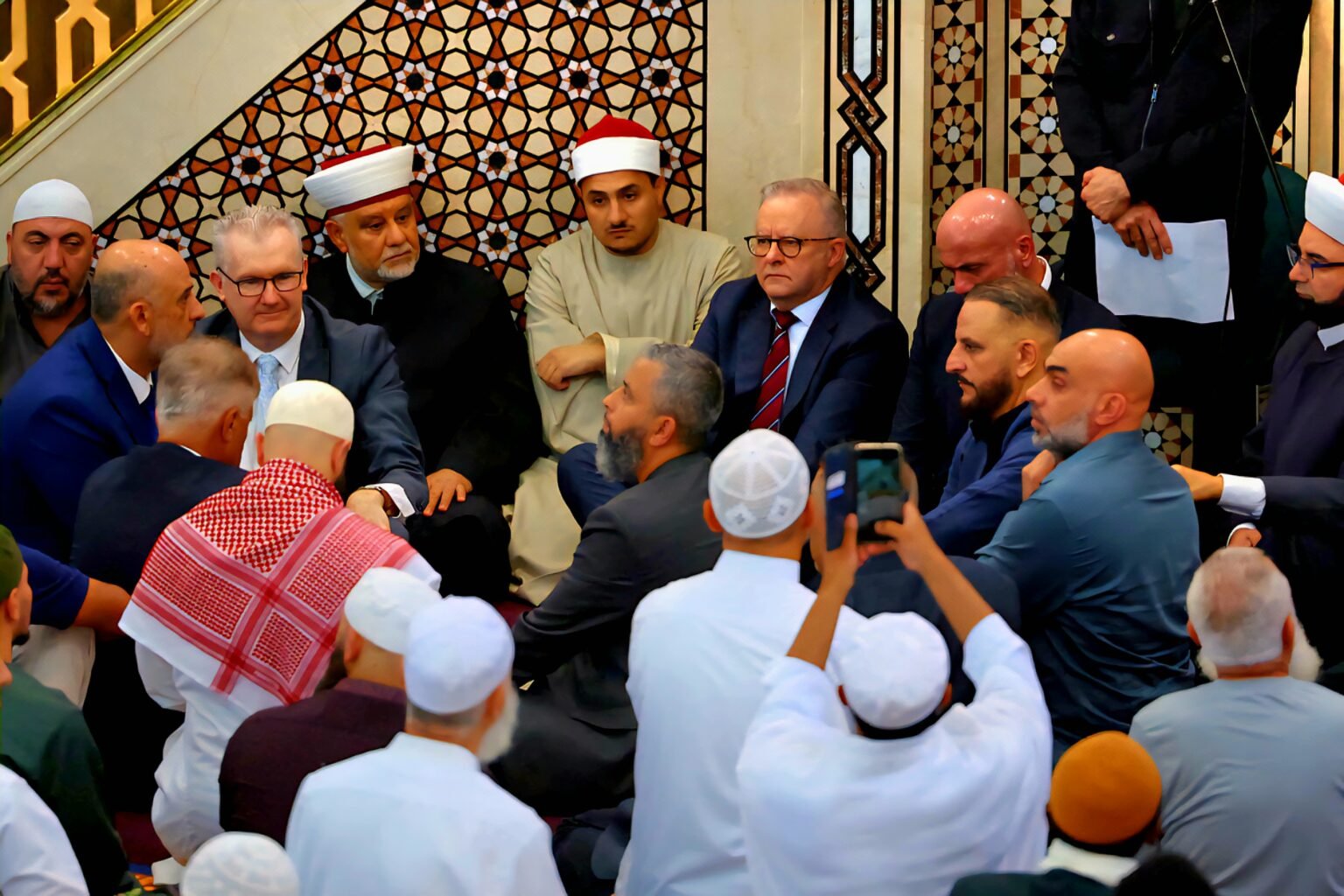 অস্ট্রেলিয়ার প্রধানমন্ত্রী মসজিদে