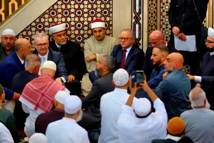 অস্ট্রেলিয়ার প্রধানমন্ত্রী মসজিদে