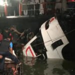 দৌলতদিয়া ঘাটে বাস নদীতে, হতাহতের আশঙ্কা